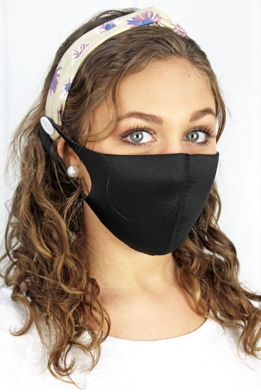 Buttoned headband face mask holder